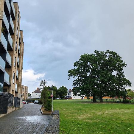 Sudbury Hill Stay Harrow on the Hill Exterior photo